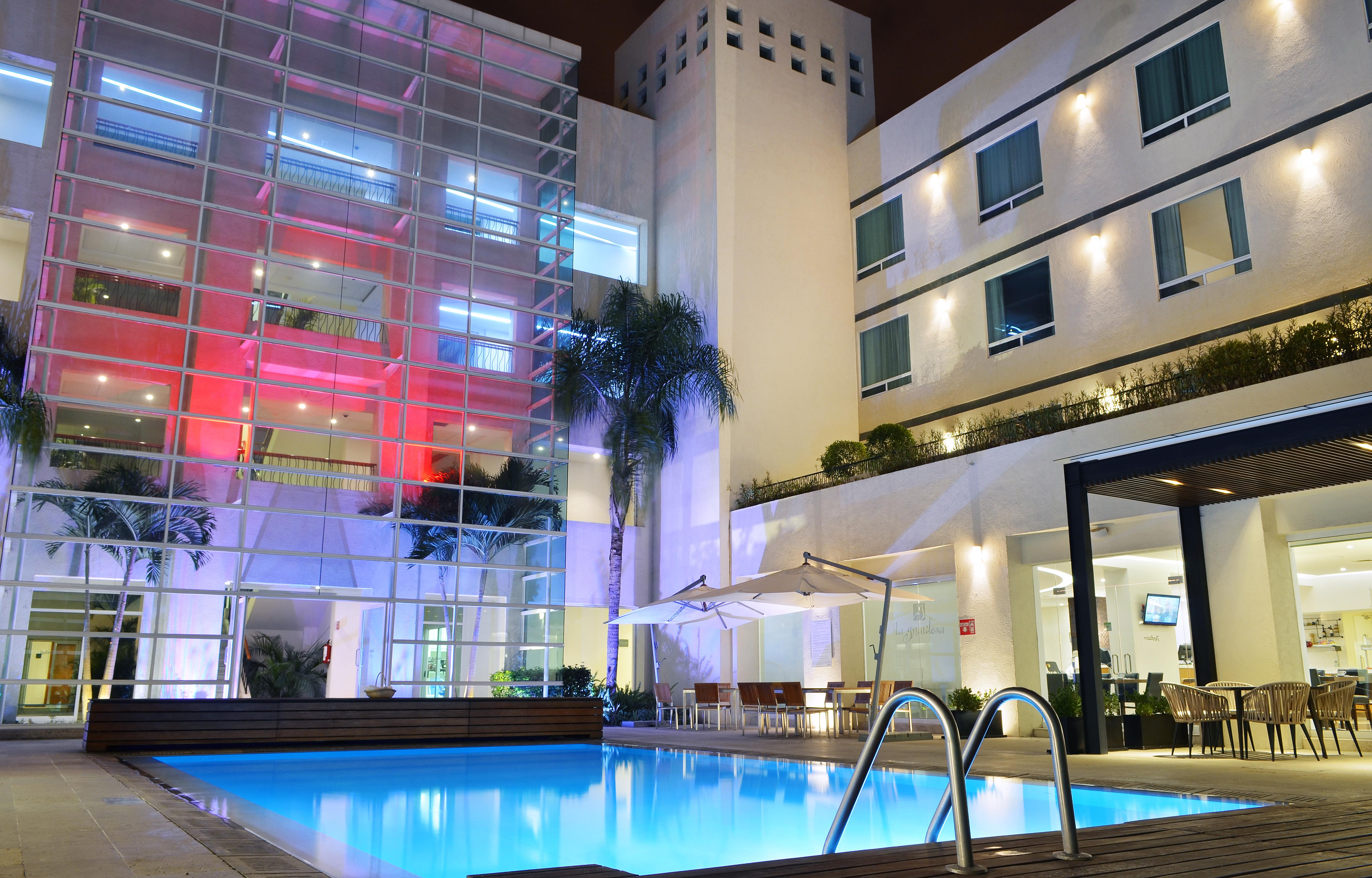 Radisson Poliforum Plaza Hotel León Esterno foto