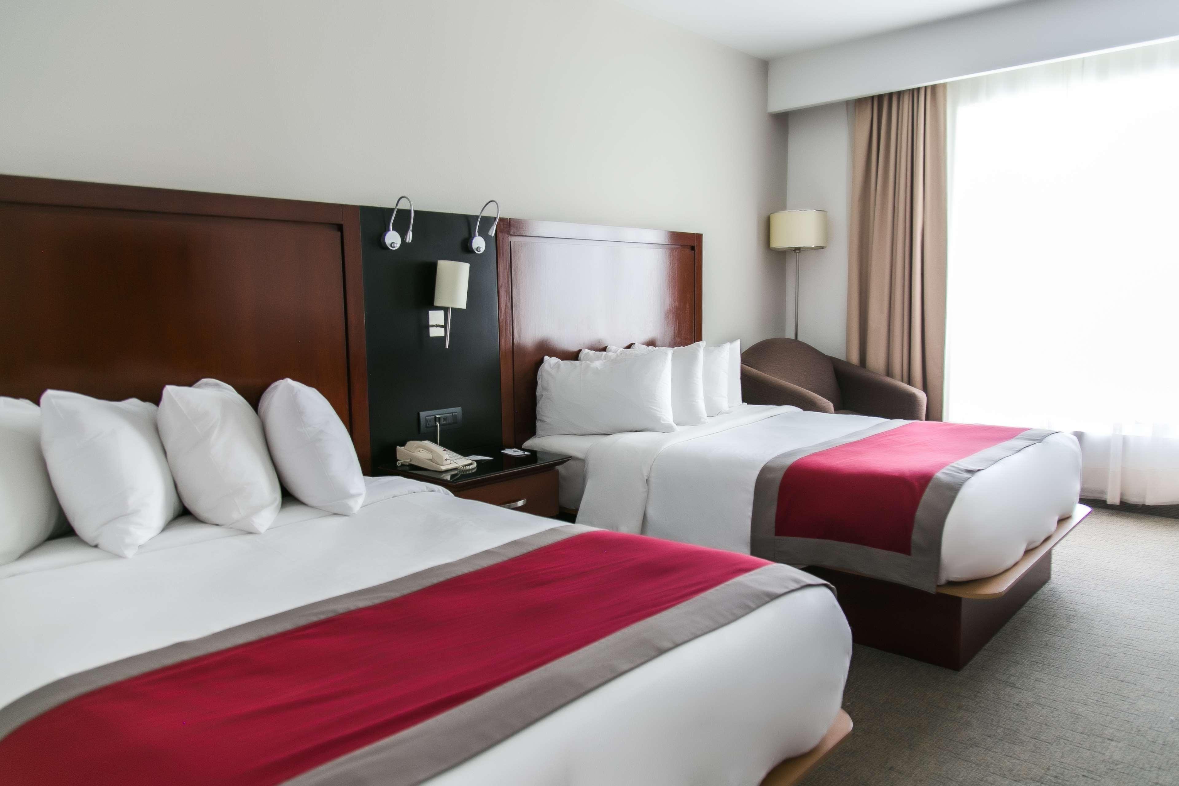 Radisson Poliforum Plaza Hotel León Esterno foto