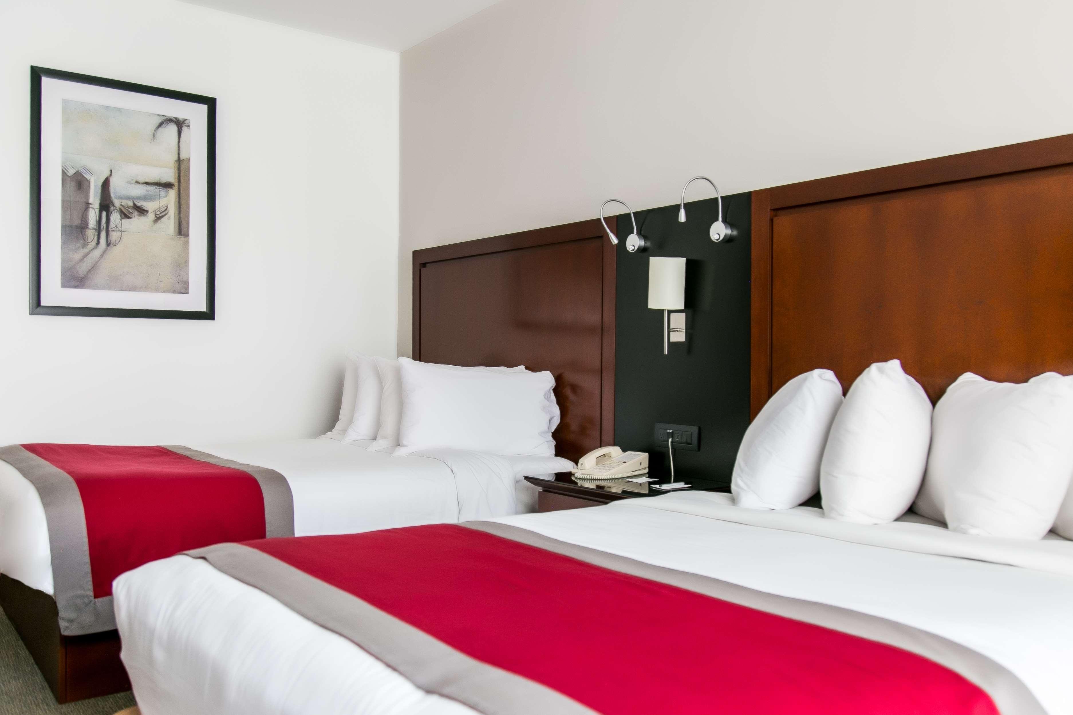 Radisson Poliforum Plaza Hotel León Esterno foto