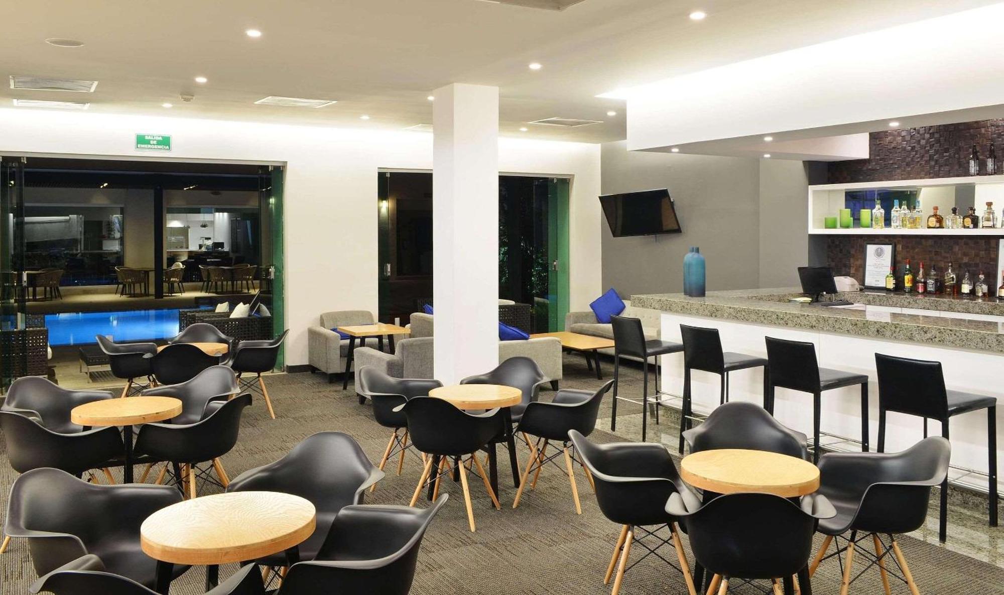 Radisson Poliforum Plaza Hotel León Esterno foto