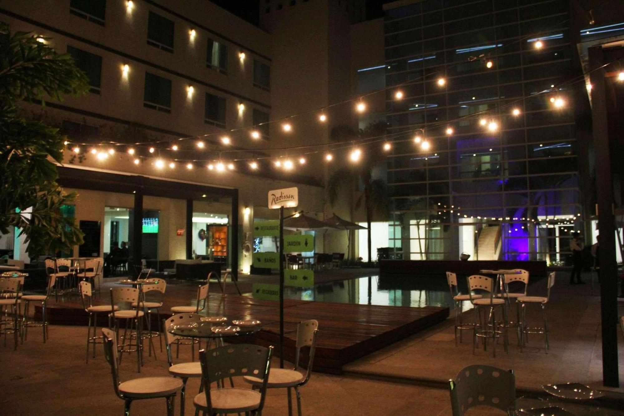 Radisson Poliforum Plaza Hotel León Esterno foto
